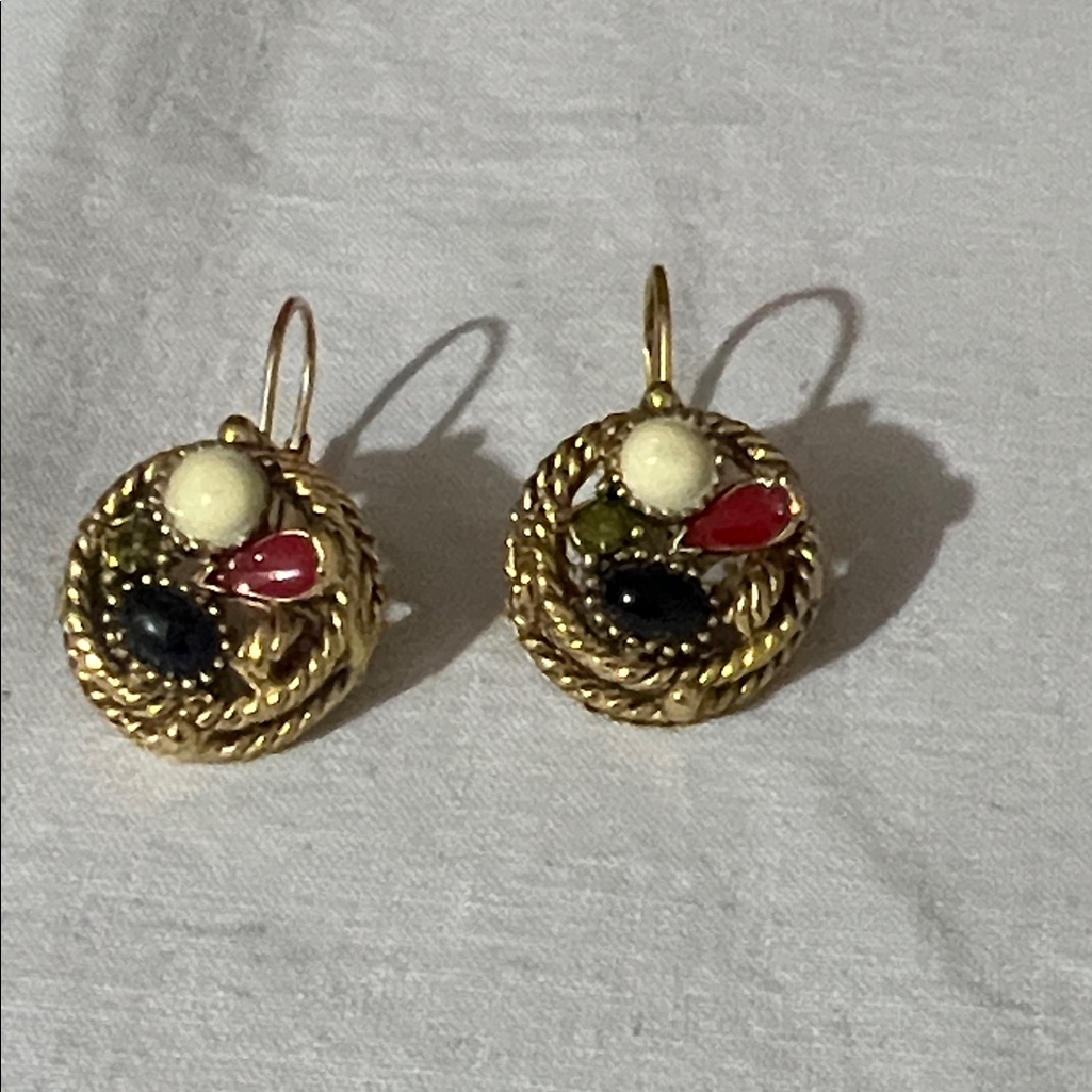 Elegant Gold And Multicolor Earringsvogue 80$